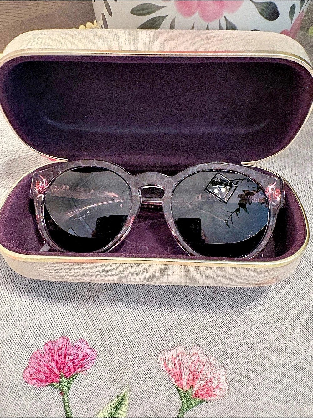 Stella McCartney Round Sunglasses in Black & Pink